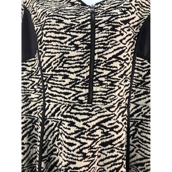 Jessica Simpson NWT Plus Size Zebra-Print Dress 2X - Picture 2 of 4